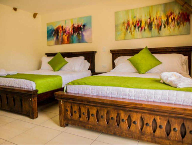 Habitación Cuádruple Pechirojo